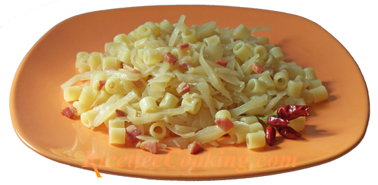 Ditalini con cavolo cappuccio e pancetta croccante